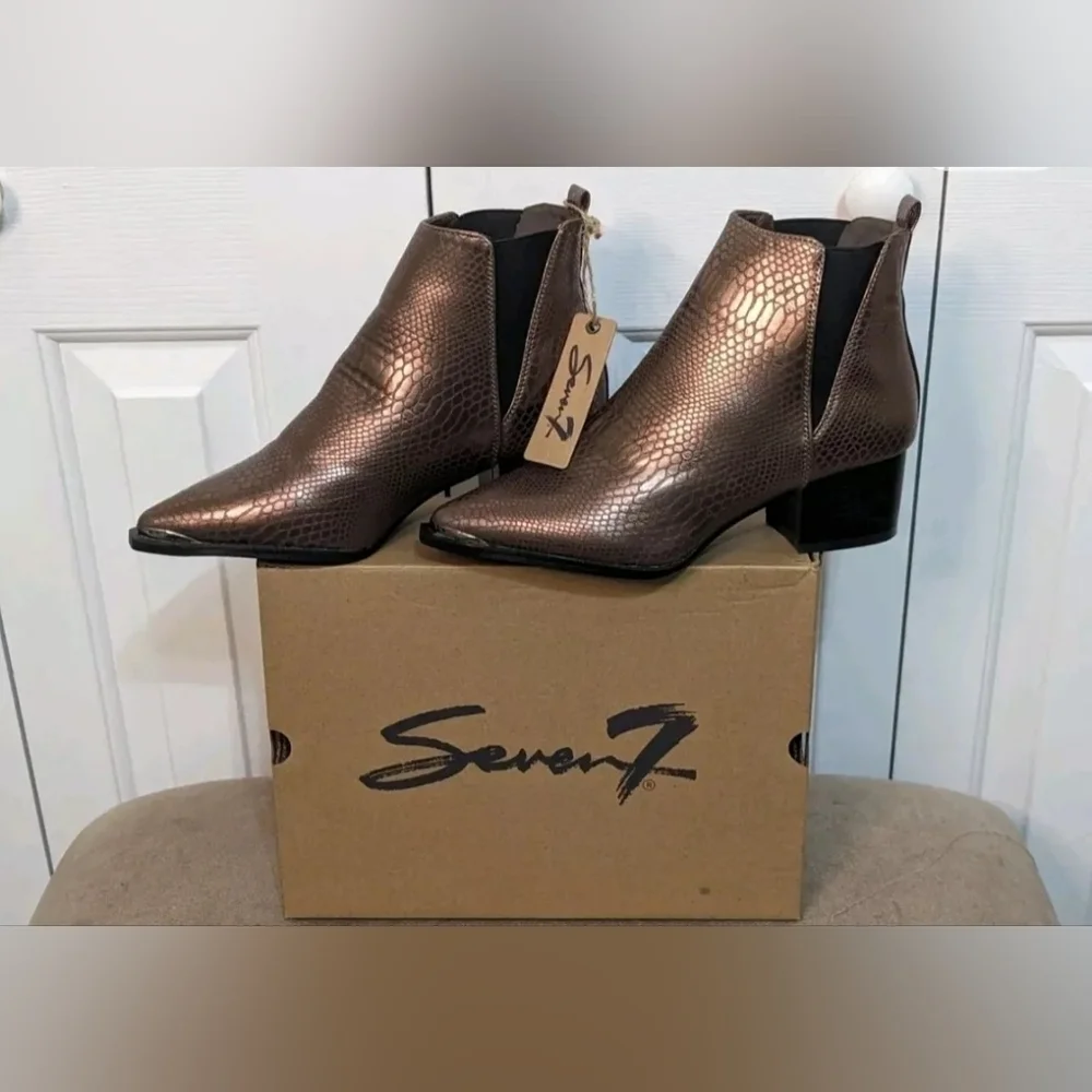 New Seven 7 Madison Python Boots Copper Tone Point Toe Chrome Accent Size 9.5